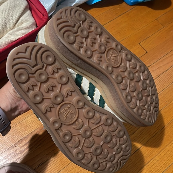 Adidas Cream and Green Gazelle Sneakers - Picture 4 of 7